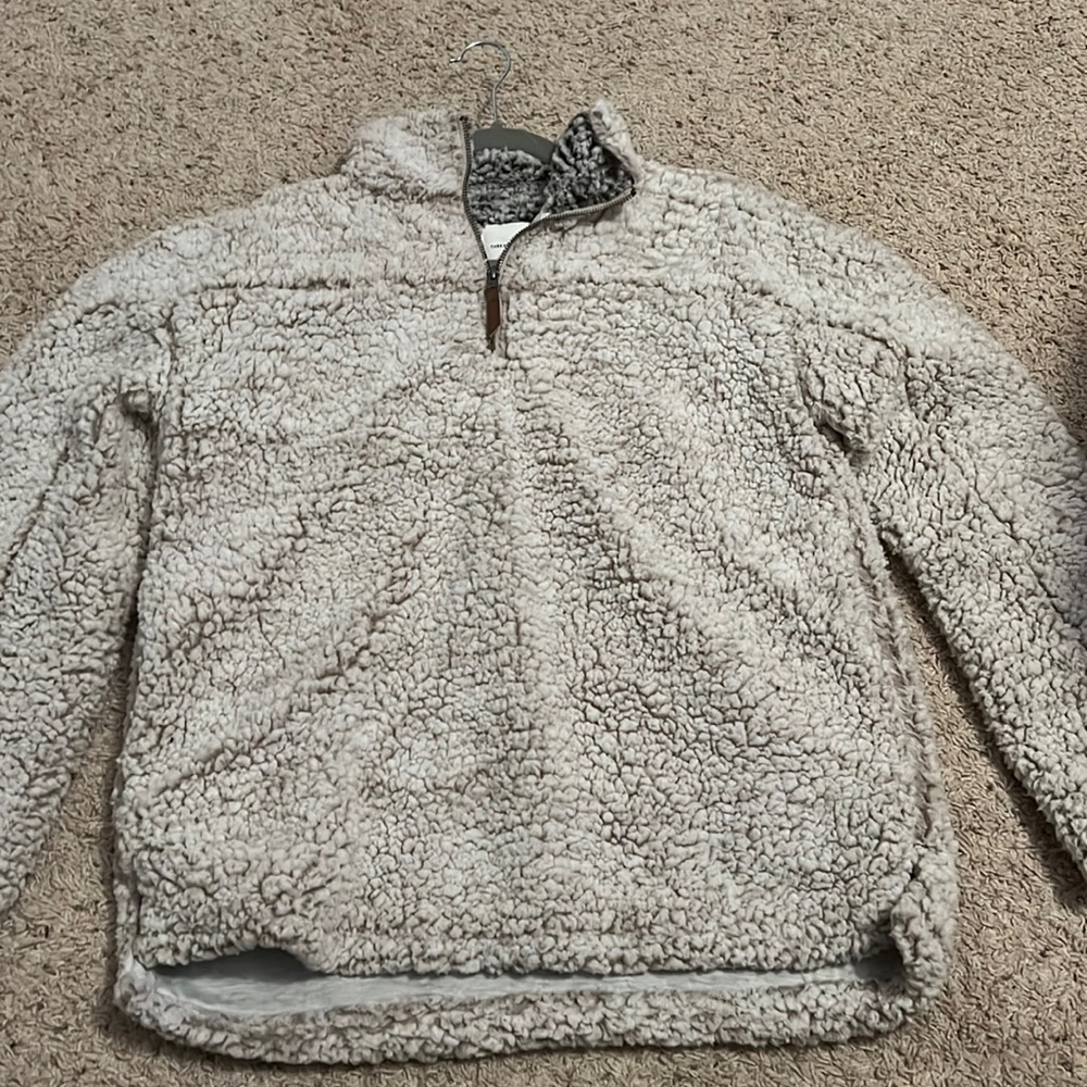 Women’s medium Comfy pullover